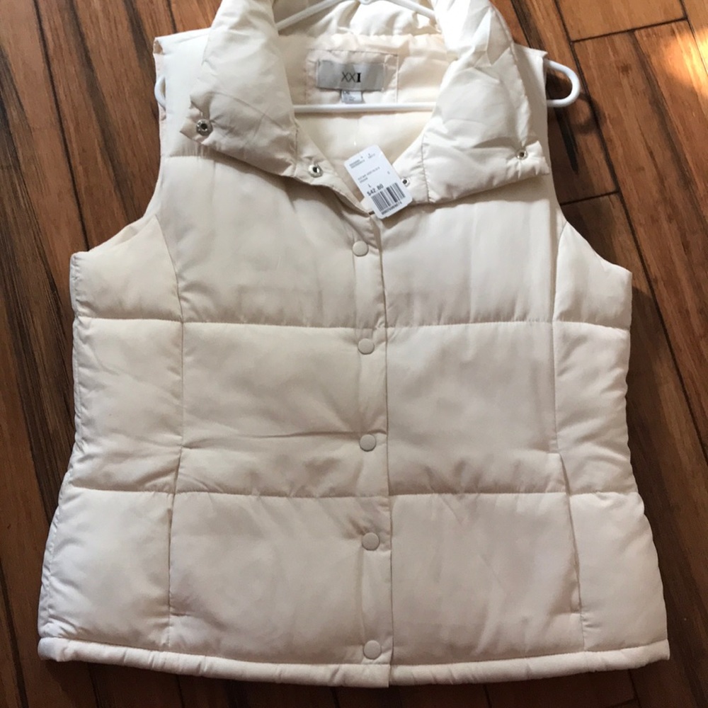 Brand new Forever XXI cream lightweight vest!